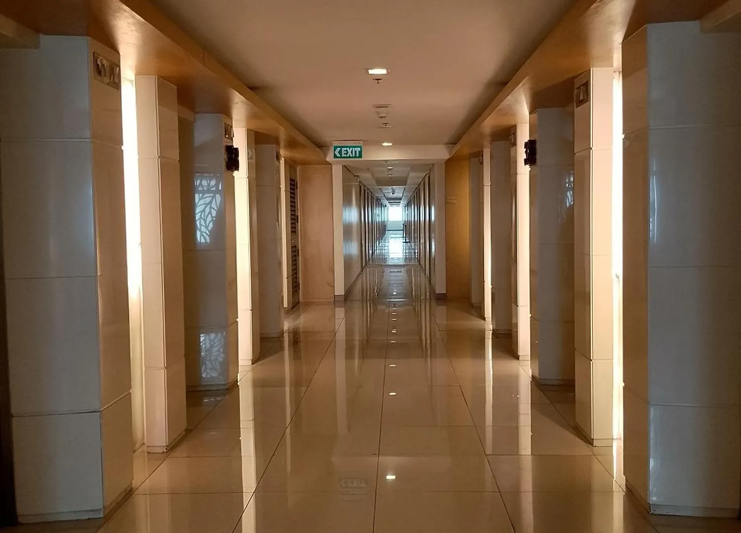 Joyvista Manor With Sunrise Balcony Free Wi-Fi Διαμέρισμα Μανίλα